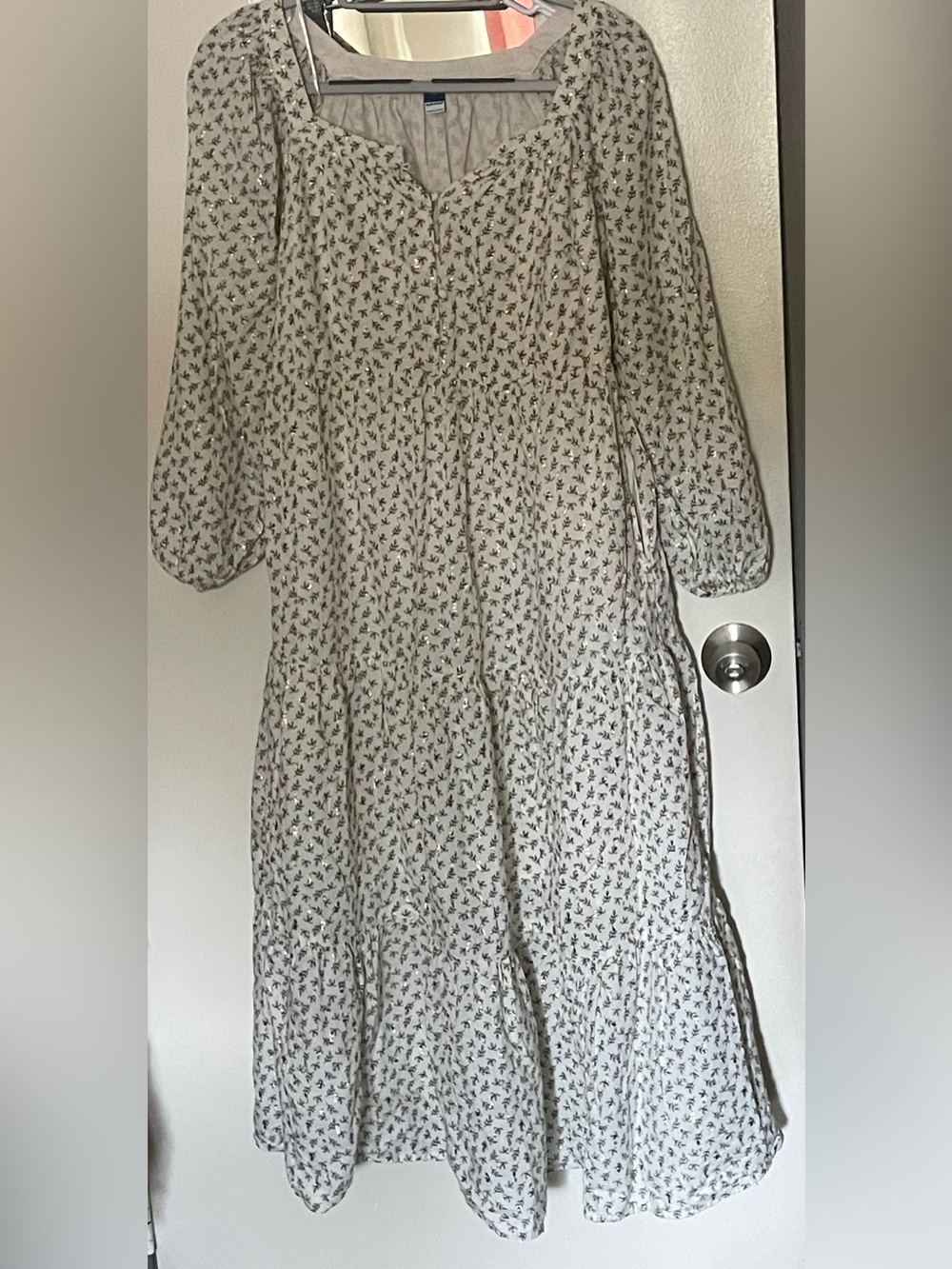 Old Navy size XS Light lined Floral Tiered Dress Ivory w/ gold threading WOMENS